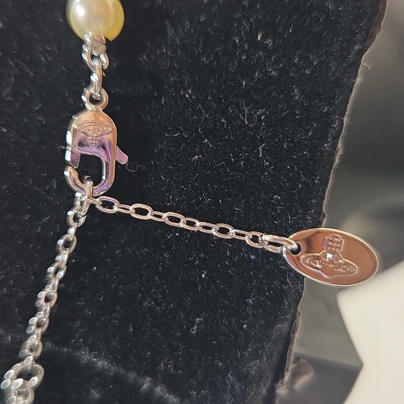 🩶🔹️VIVIENNE WESTWOOD 🔹️Off-White Lucrece Pearl Necklace (Silver Tone) - Picture 9 of 10